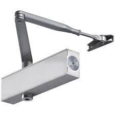 Poser un ferme porte ou groom sur ses entrées de commerces.